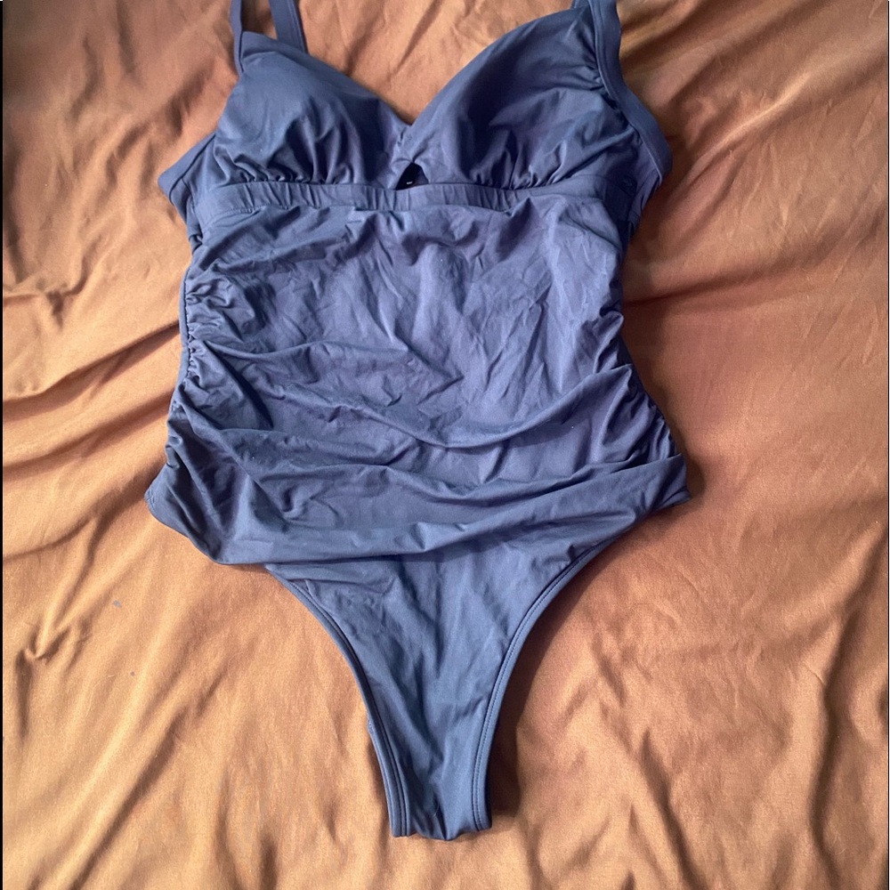 Billabong swimsuit size L